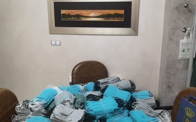 Reparto de mascarillas en los comercios locales